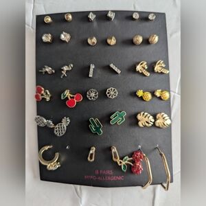 16-Pair Small Earrings